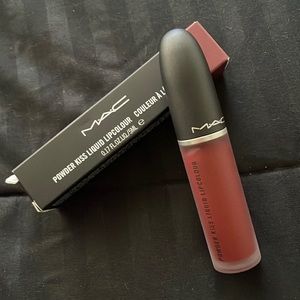 Powder kiss liquid lipstick - make love to the camera
